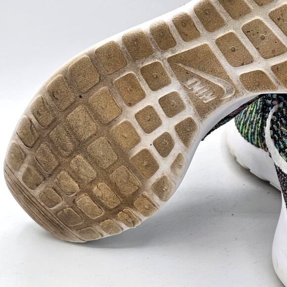 Nike Roshe Run Flyknit Multicolor Sneakers Womens 6.5 Lightweight Running Shoes - Picture 4 of 5